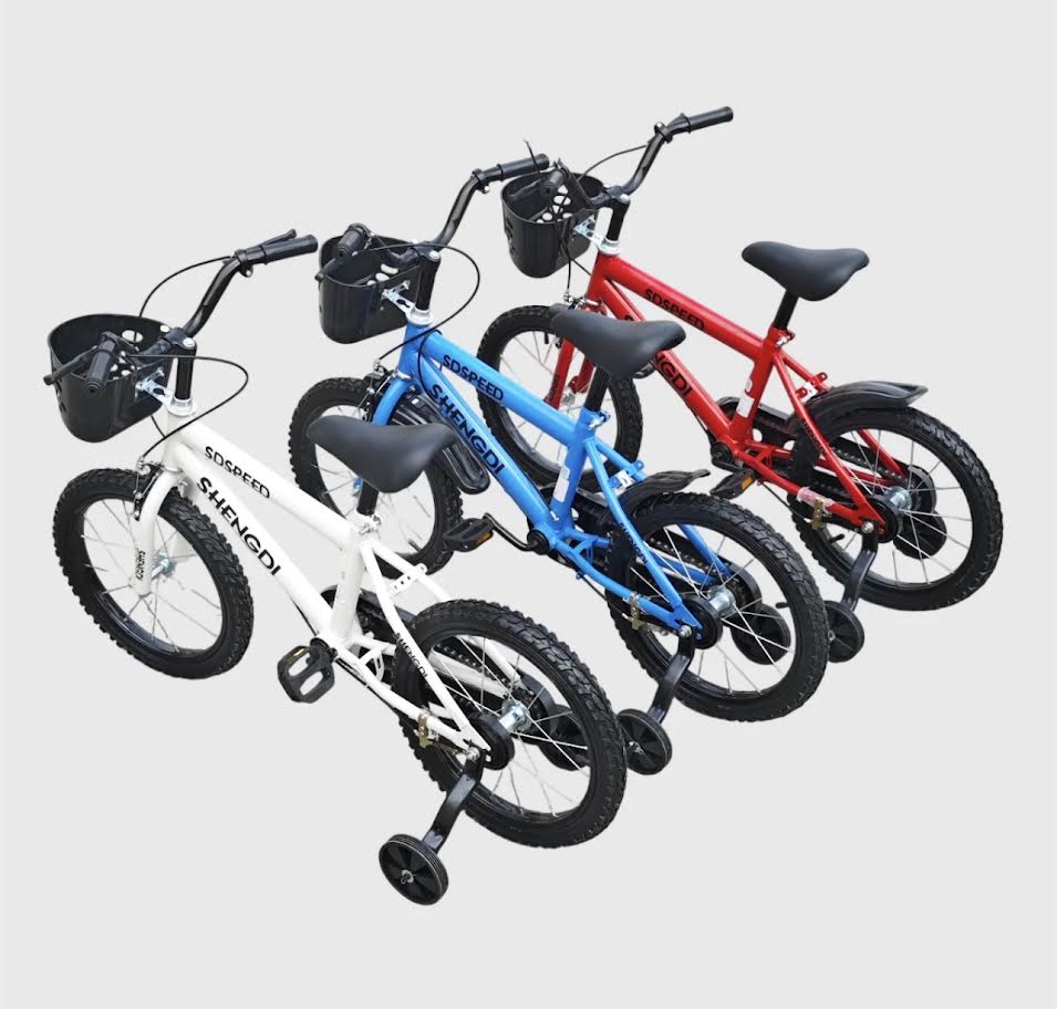 Dečji bicikl sa pomoćnim točkovima – Prvi koraci ka velikim avanturama! 🚲✨